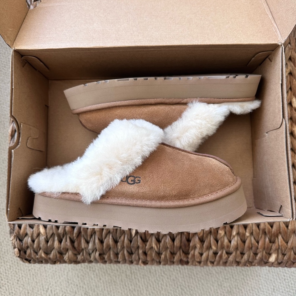 UGG Disquette “Chestnut” Size 7
